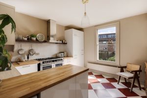 Kitchen/Breakfast Room- click for photo gallery